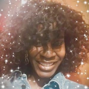 Meet your Posher, Aisha